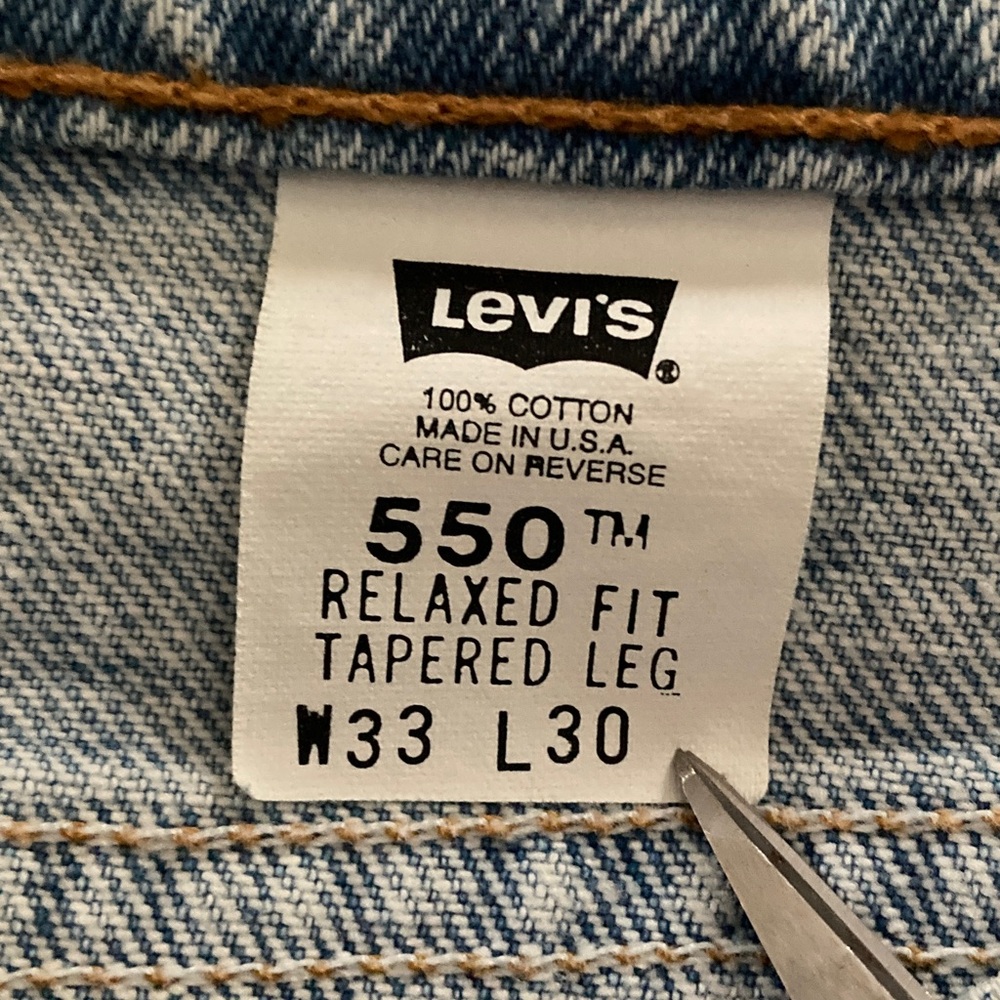 Vtg Levi’s mens 550 33/30 light wash loose fit made in USA 100% cotton classic - Picture 6 of 8